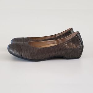 Dansko Women's Leather Slip On Size 39